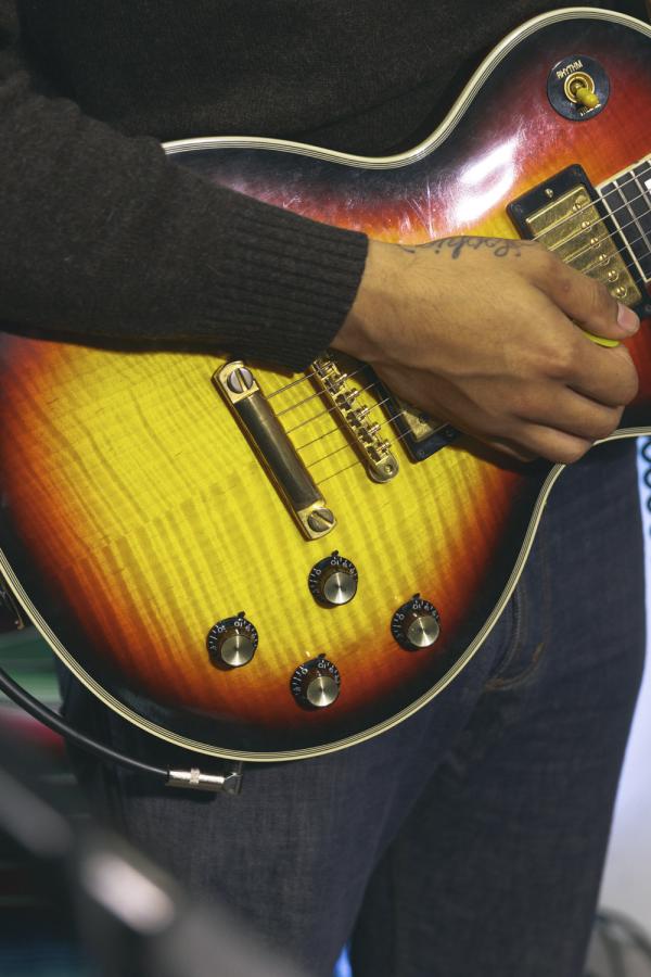 GIBSON LES PAUL BEING PLAYED BY SPIRITUAL CRAMP AT RADIO STATION THE SOCAL SOUND
